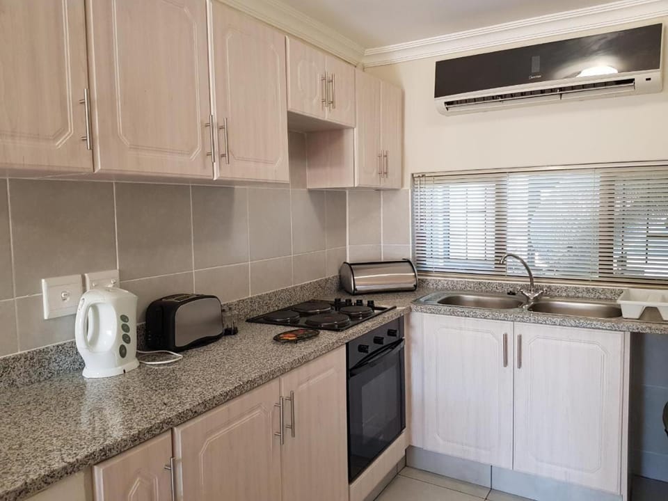 73 The Shades, 23 Weaver Crescent Apartment in Umhlanga