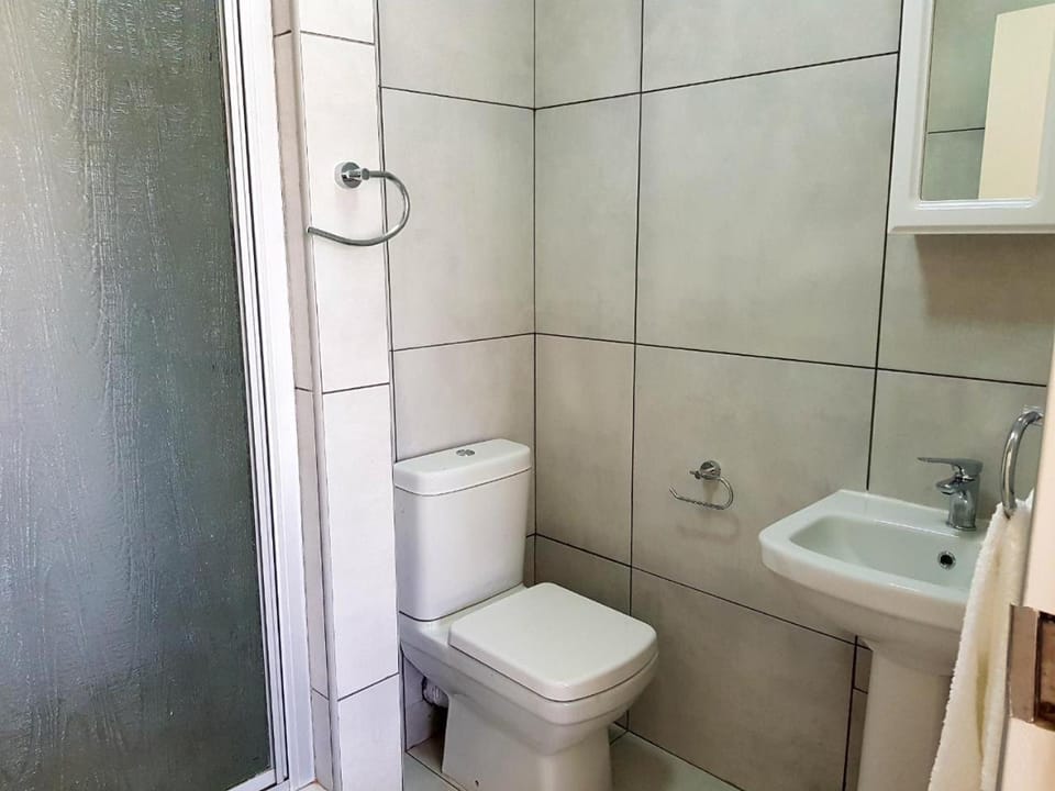 73 The Shades, 23 Weaver Crescent Apartment in Umhlanga