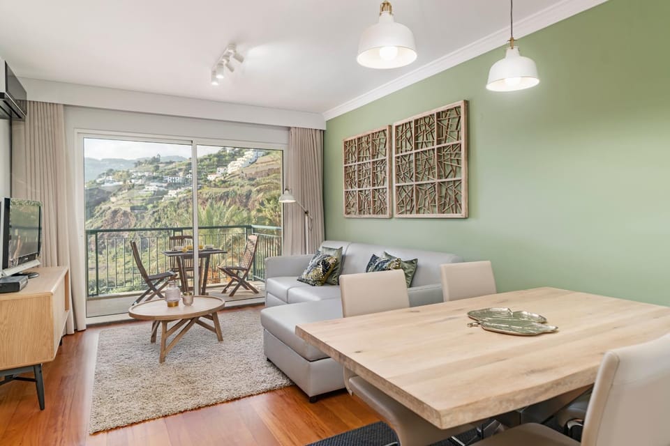 Living room, Seating area, Dining area, Area and facilities