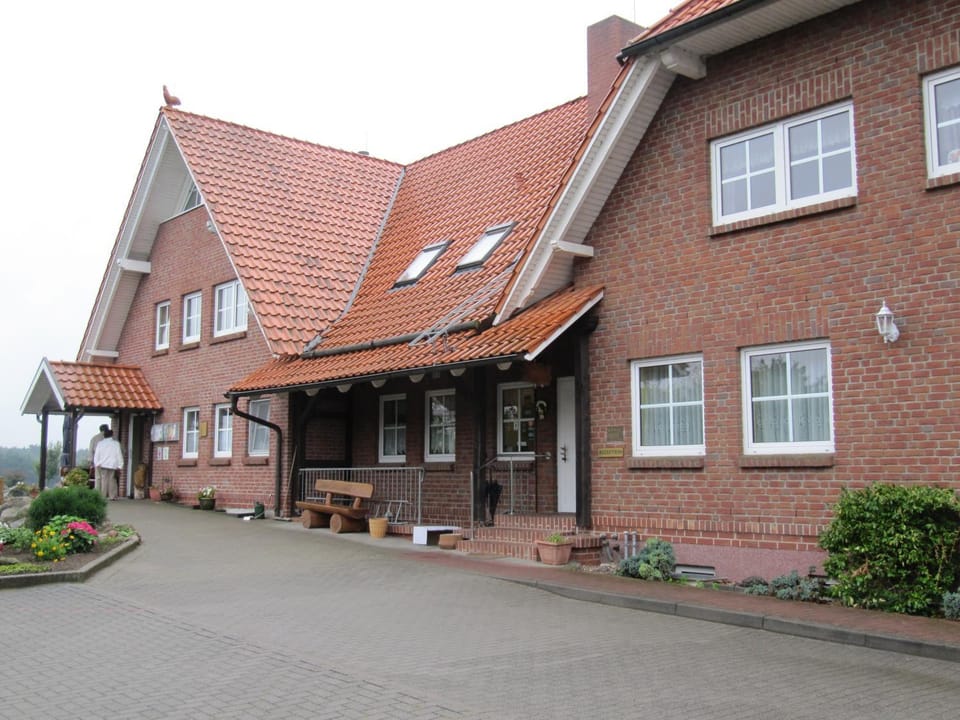 Golfcourse, Horse-riding, Canoeing, Hiking, Cycling