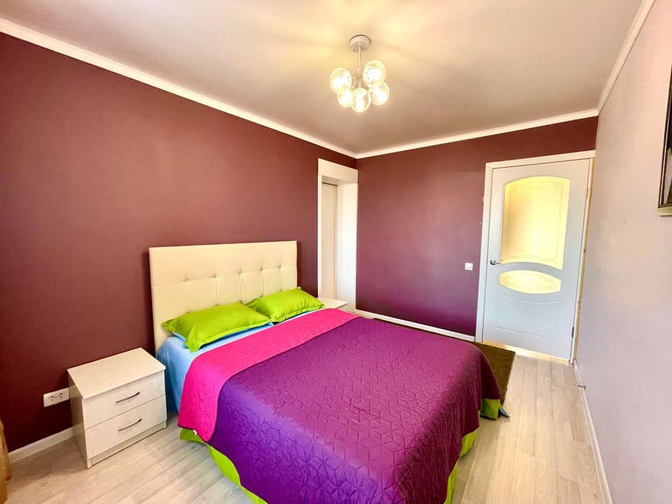 Просторная квартира для большой компании рядом с ЖД вокзалом Apartment in Kazakhstan