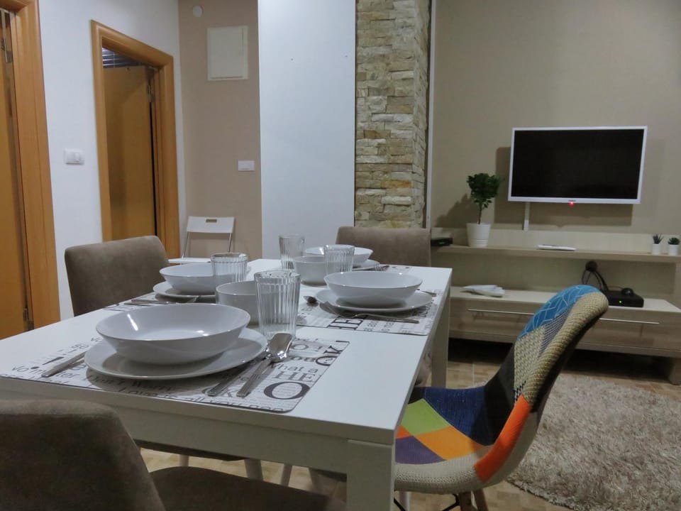 TV and multimedia, Dining area