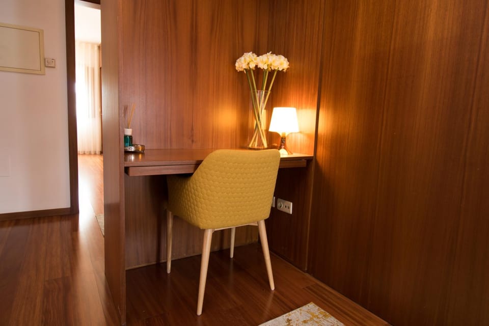 Seating area, hair dresser