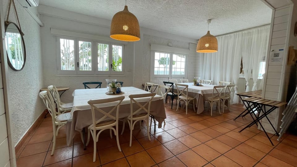 Property building, Restaurant/places to eat