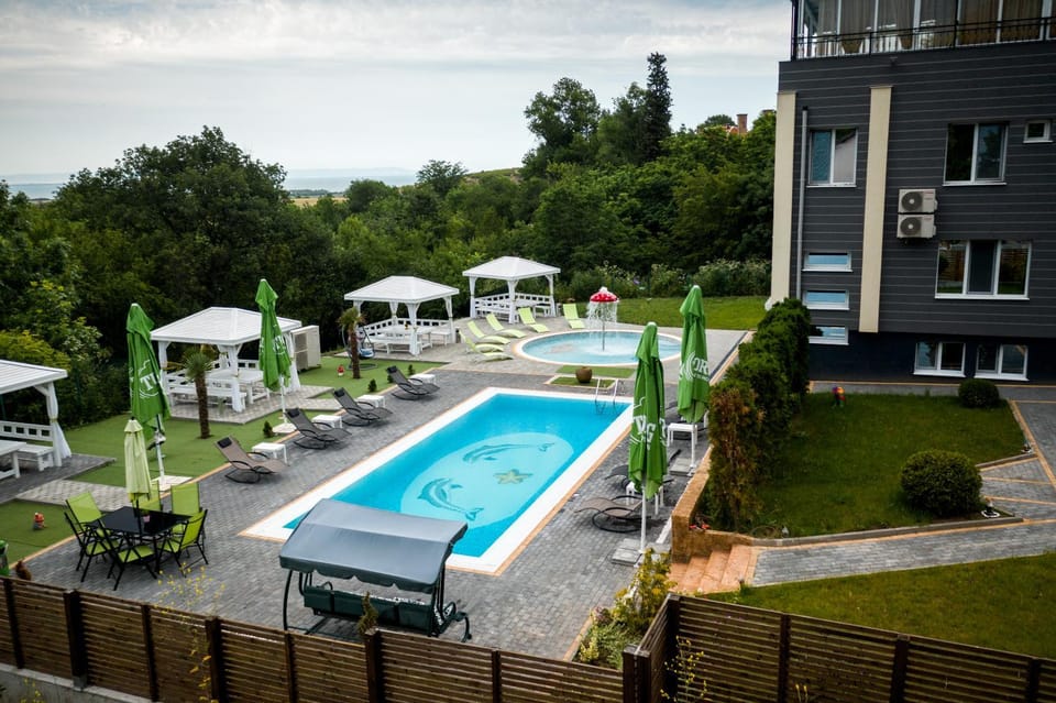 Резиденция АТИЯ Apartment hotel in Burgas Province