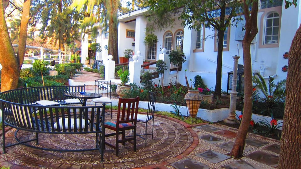 Property building, Patio, Balcony/Terrace, Garden view