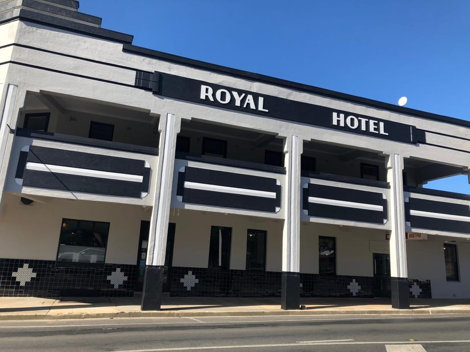 Property building, Facade/entrance, Day, Street view
