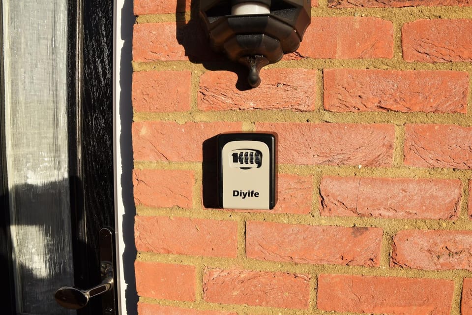 Staff, Facade/entrance, On site, Street view, Family