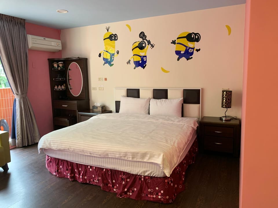 Photo of the whole room