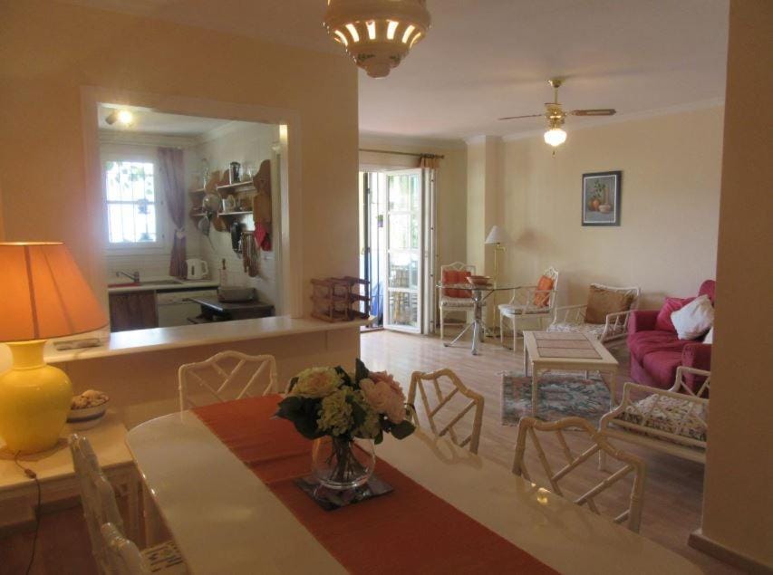 Living room, Dining area