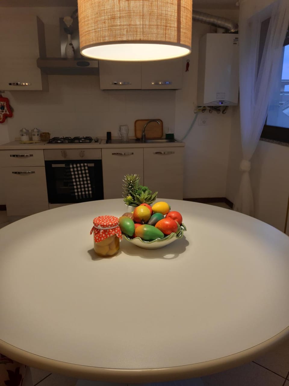 Kitchen or kitchenette, Dining area, stove