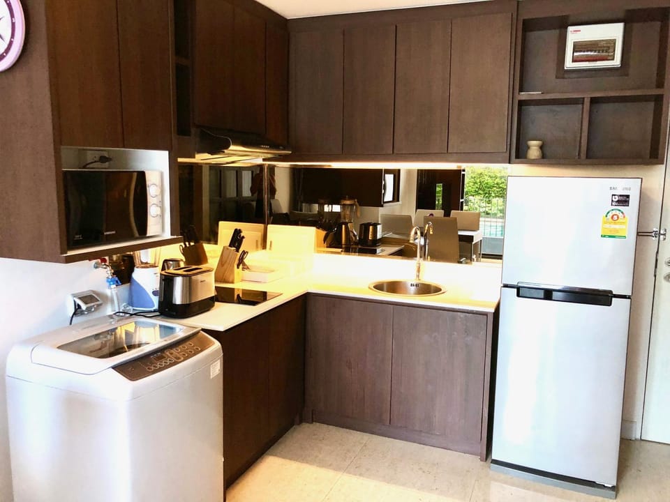Kitchen or kitchenette, Communal kitchen
