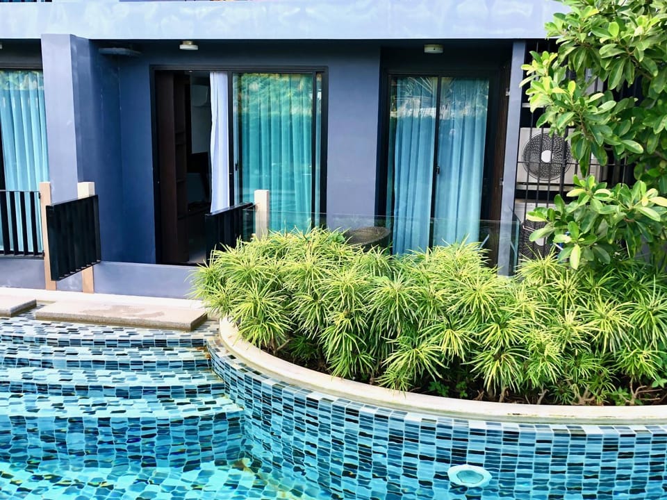 Patio, Swimming pool