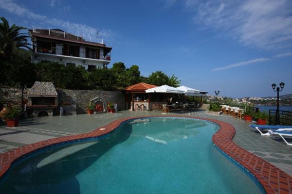 Swimming pool, Swimming pool