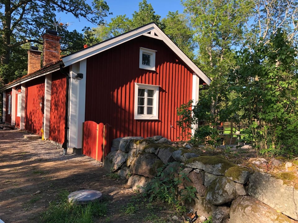Facade/entrance, Garden