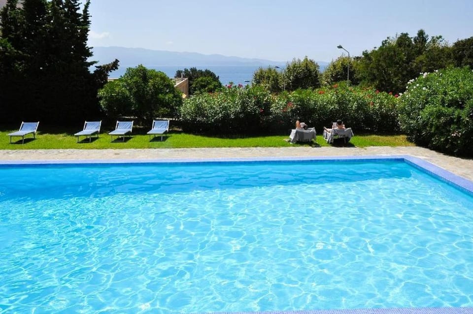 Natural landscape, Garden, Pool view, Sea view, Swimming pool, sunbed