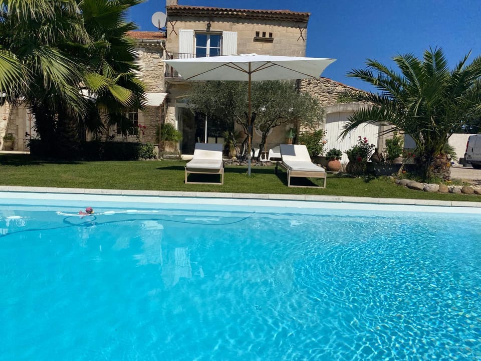 Property building, Garden, Swimming pool