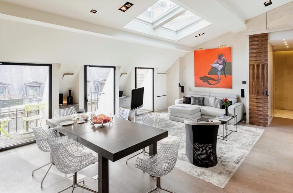 Living room, Dining area