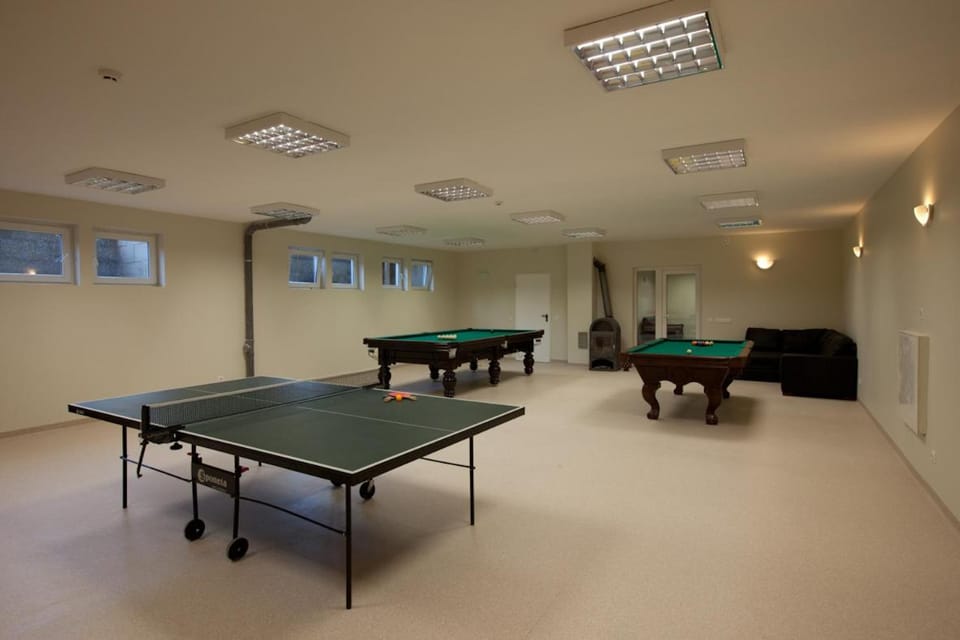 Billiard, Table tennis