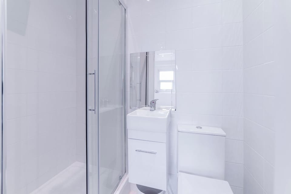 Shower, Bathroom, Bedroom