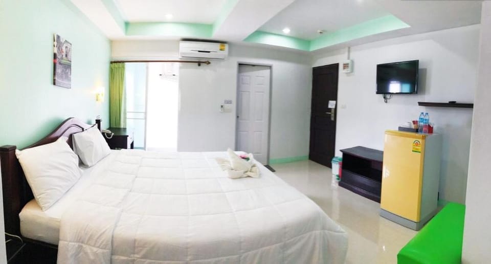 Bed, Photo of the whole room