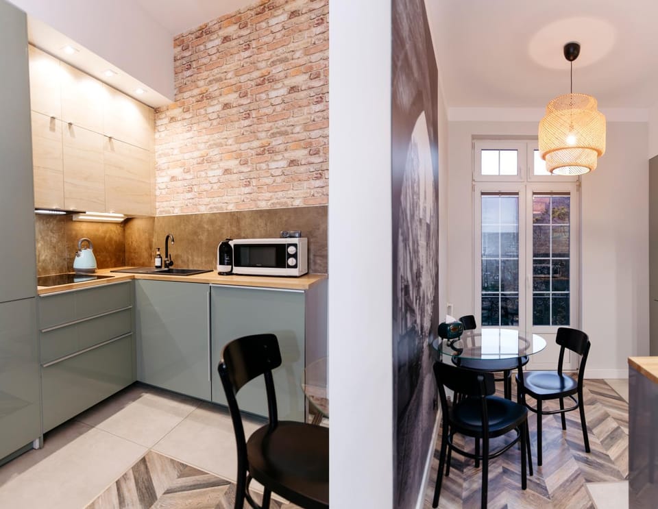 Coffee/tea facilities, Kitchen or kitchenette, Seating area, Dining area, dishwasher, oven, pet friendly, stove