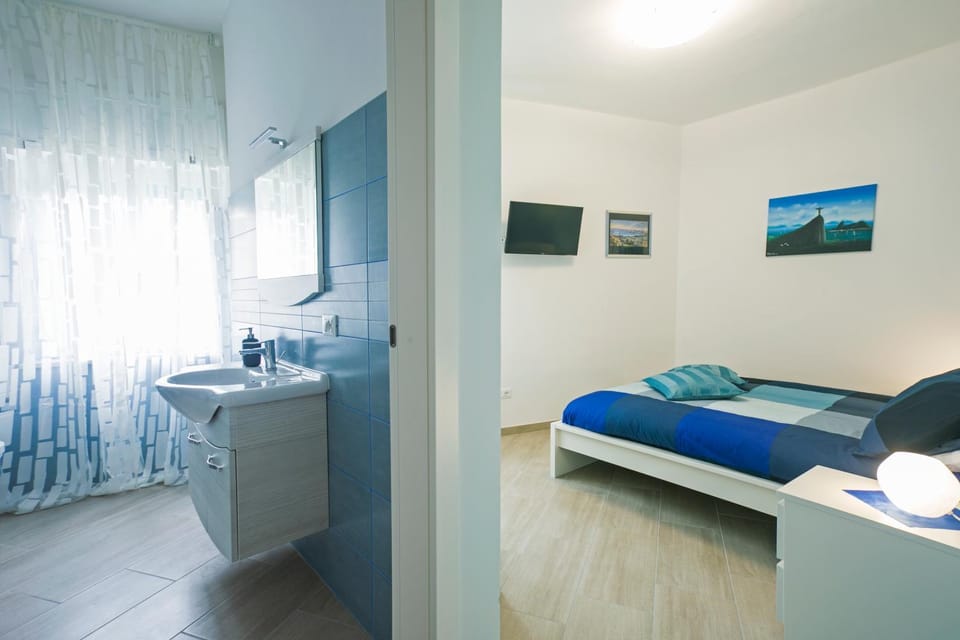 Bathroom, Bedroom
