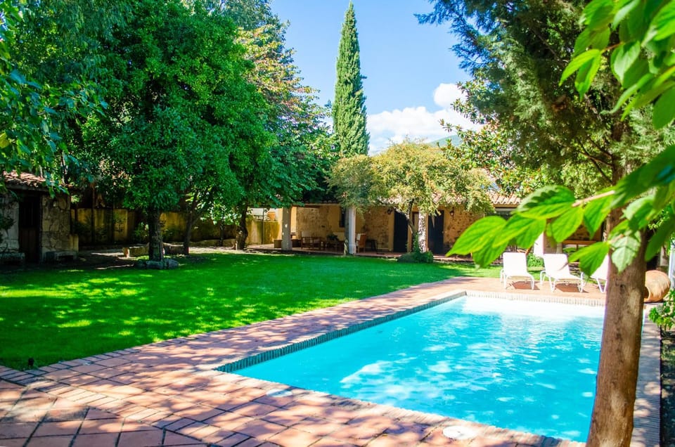 Property building, Spring, Summer, Garden, Balcony/Terrace, Swimming pool, Swimming pool