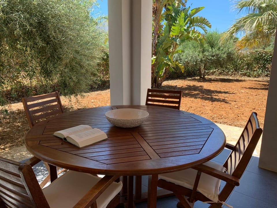 Patio, Day, Garden, Dining area, Garden view