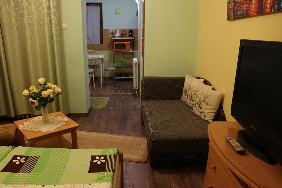 Living room, Dining area, Bedroom