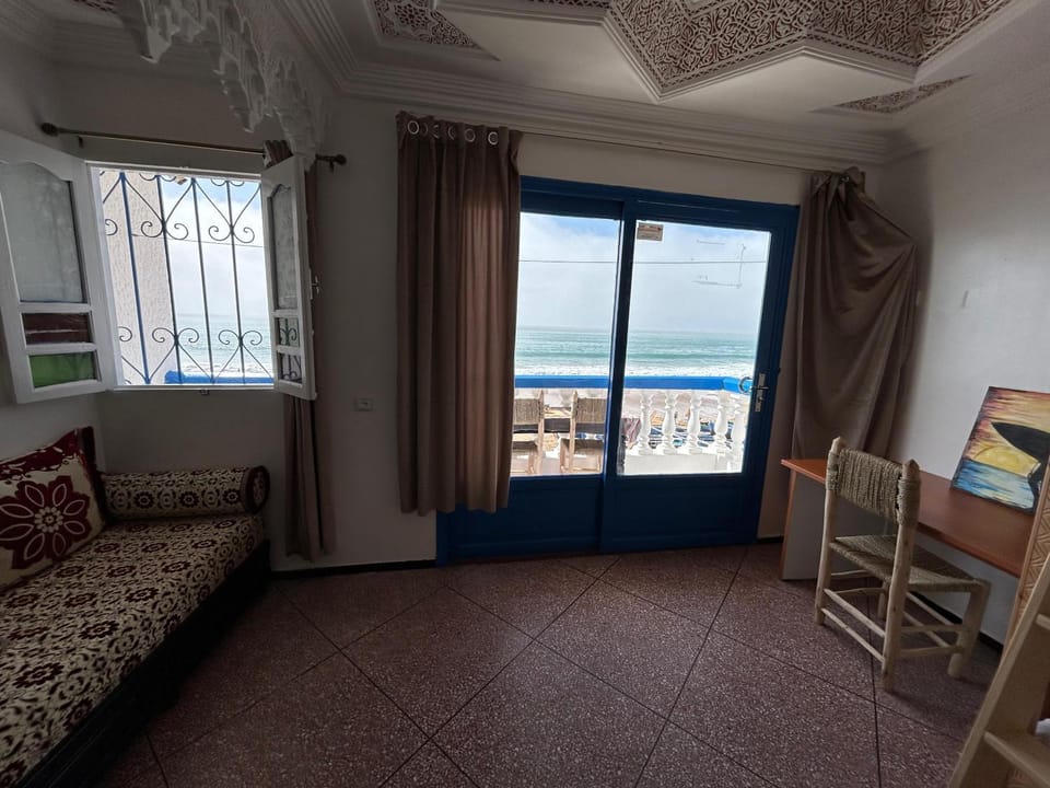 View (from property/room), Balcony/Terrace, Living room, Seating area