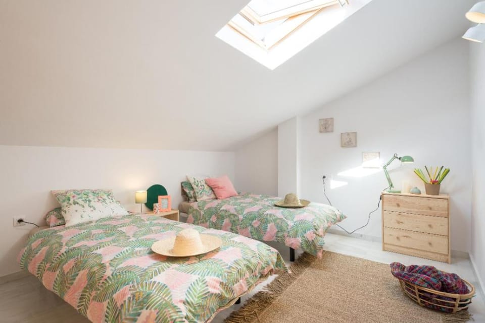 Bed, Decorative detail, Bedroom, Family, air conditioner
