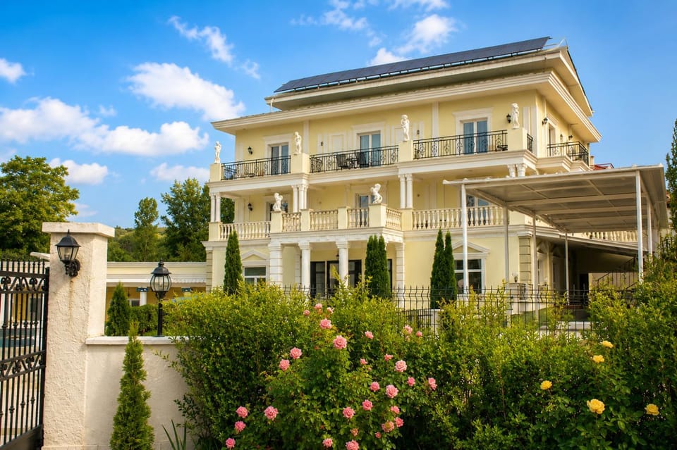 Property building, Garden, Garden, Garden view