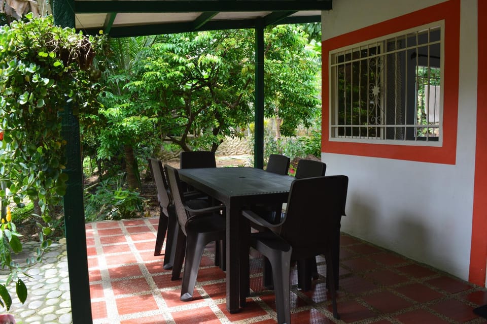 Casa Oasis de colibri House in Magdalena, Colombia