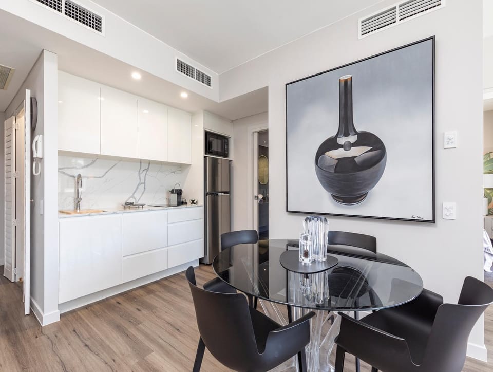 Sleek, modern and comfortable on Hastings Street Apartment in Noosa Heads