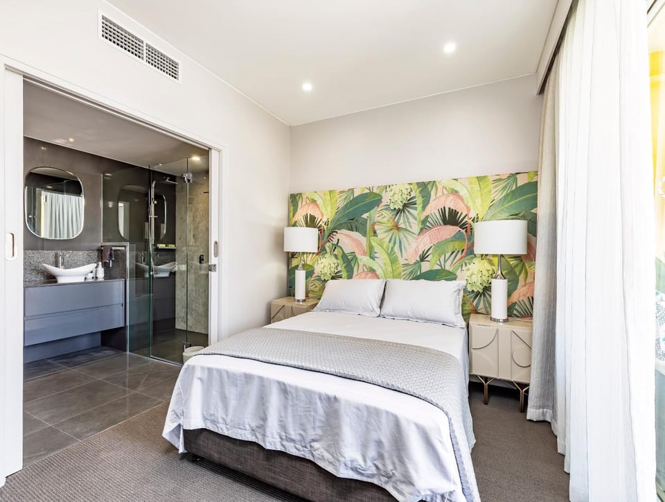 Sleek, modern and comfortable on Hastings Street Apartment in Noosa Heads