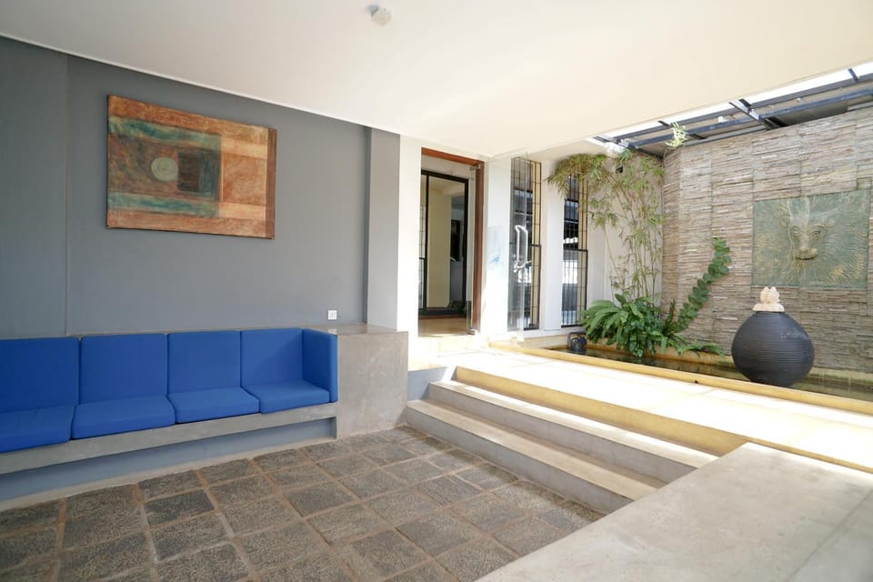 Facade/entrance, Seating area