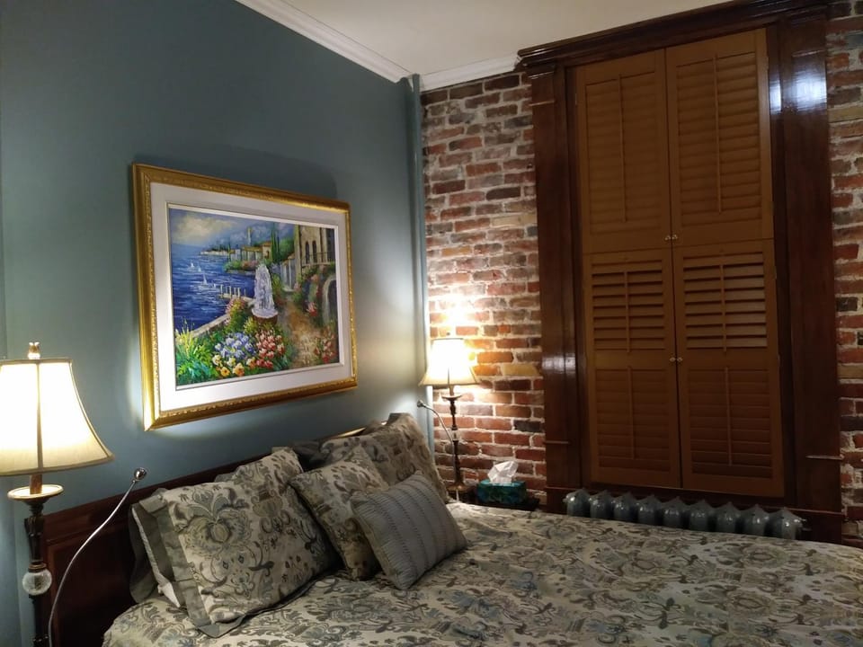 Vieux-Old Farnham Appart-Condotel Bed and Breakfast in Quebec