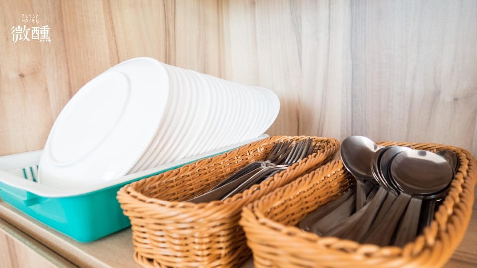 Coffee/tea facilities, Breakfast