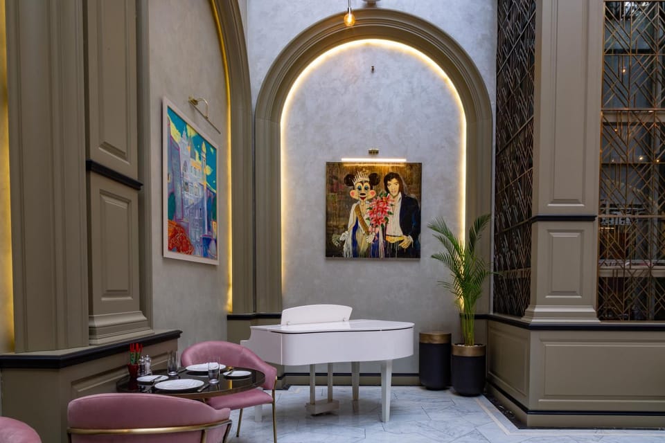 Restaurant/places to eat, Lobby or reception, Lounge or bar, Seating area, Dining area