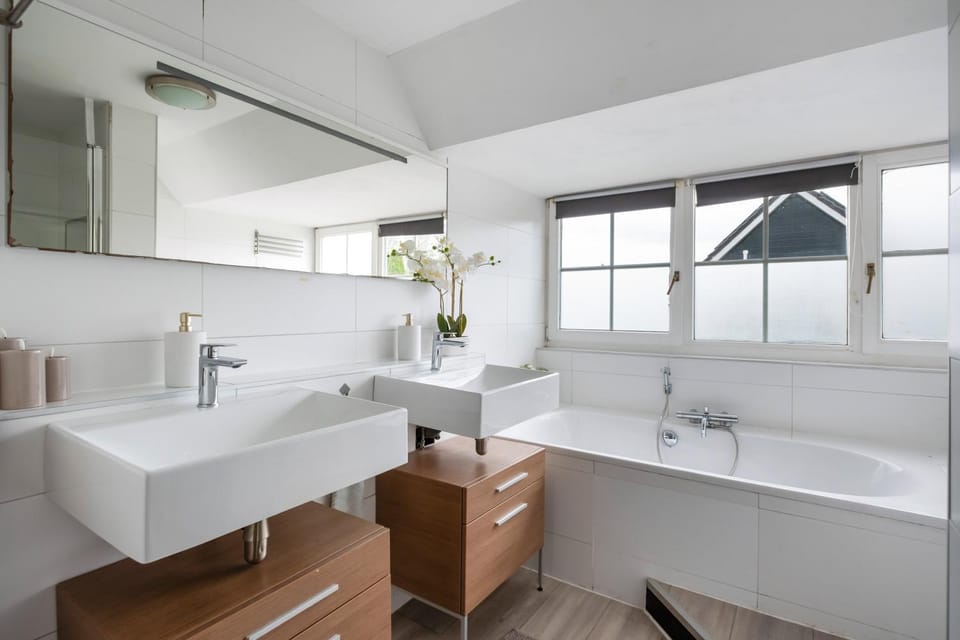 Bathroom, Bath