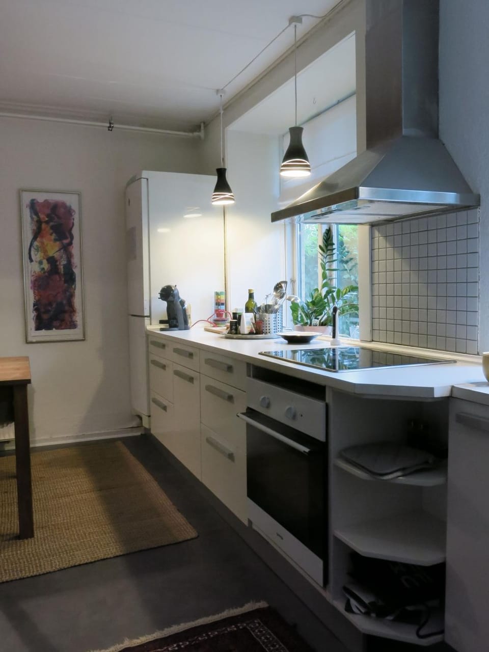 Kitchen or kitchenette, Dining area