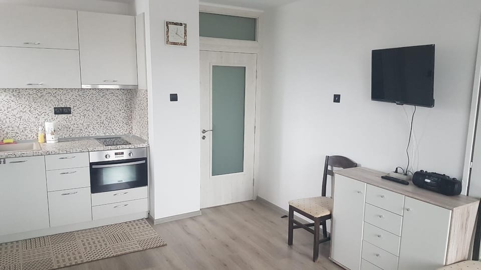 TV and multimedia, Kitchen or kitchenette