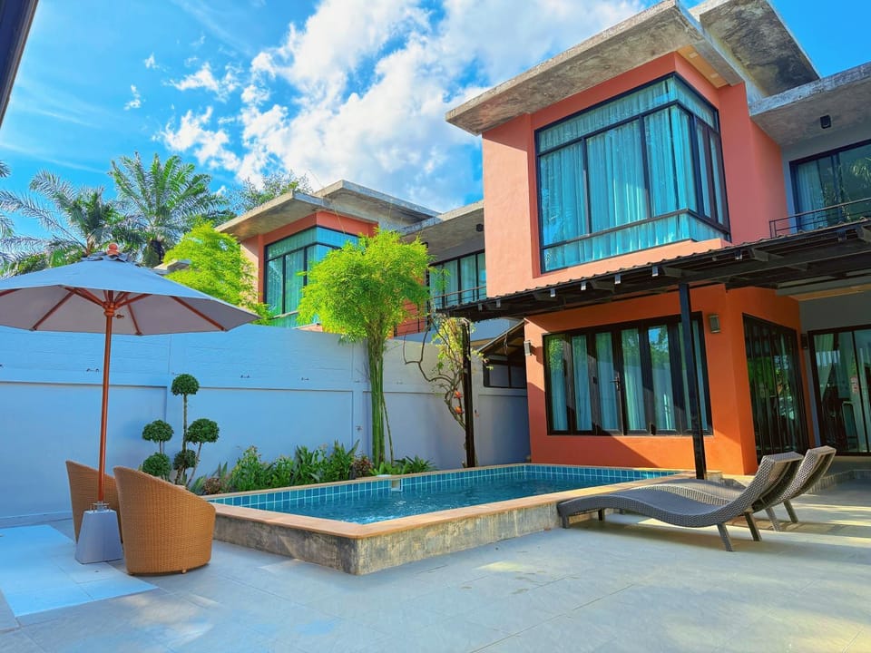 Property building, Garden, Swimming pool, sunbed