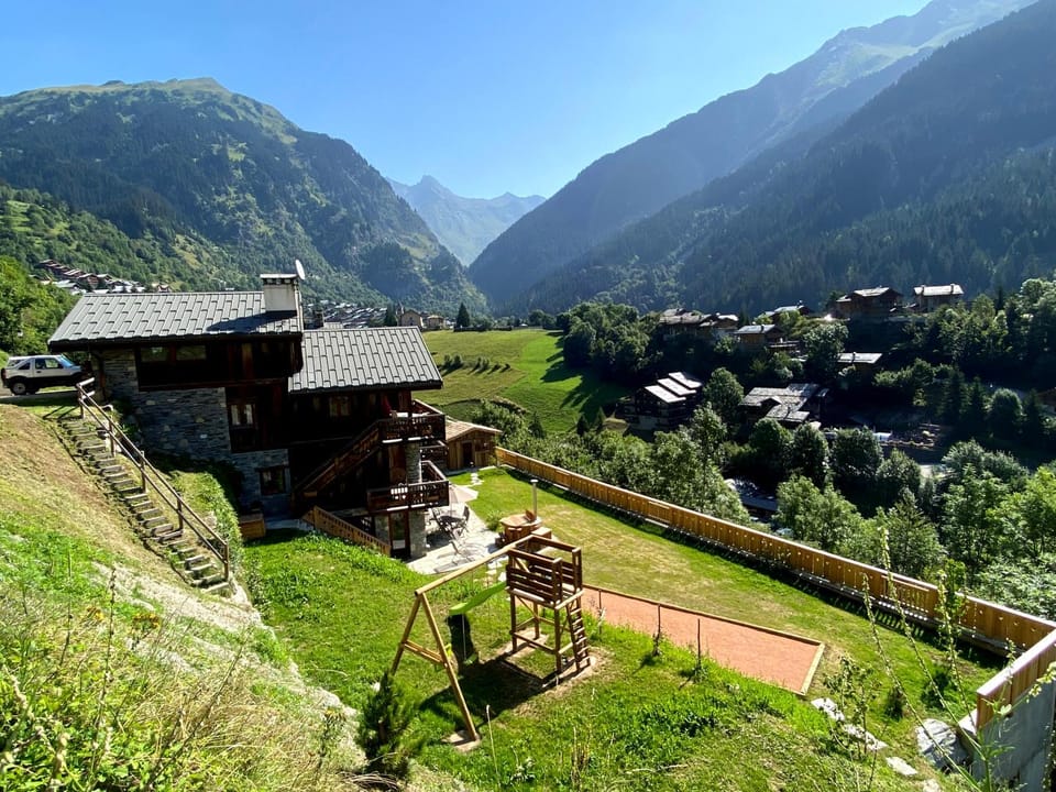 Chalet des Trappeurs Coeur Vanoise 15 persons Chalet in Champagny-en-Vanoise