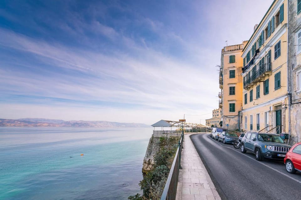 Neighbourhood, Sea view, Location