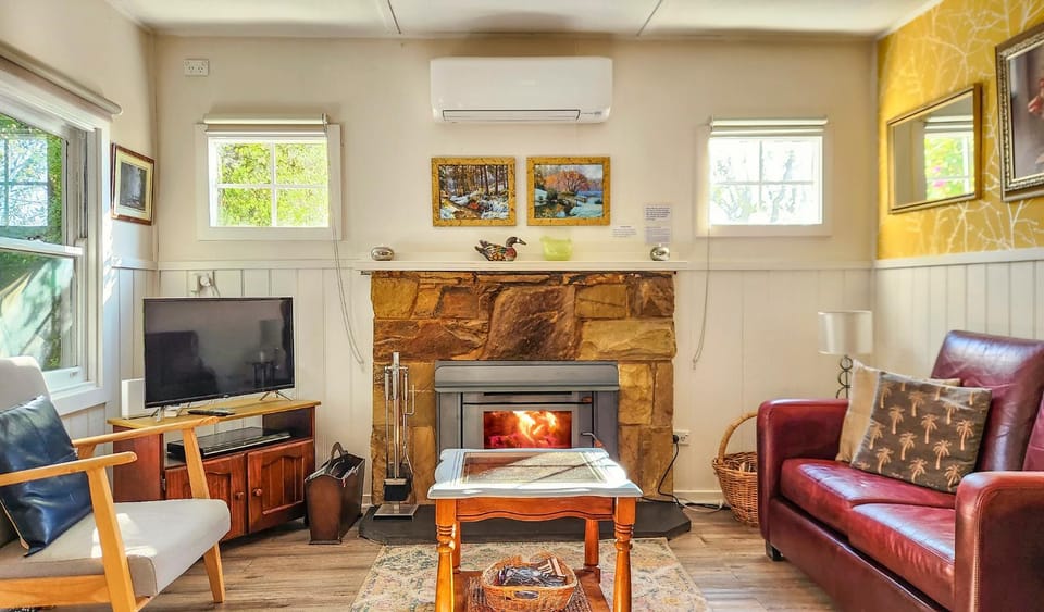 TV and multimedia, Living room, Seating area, Pets, pet friendly, pet friendly