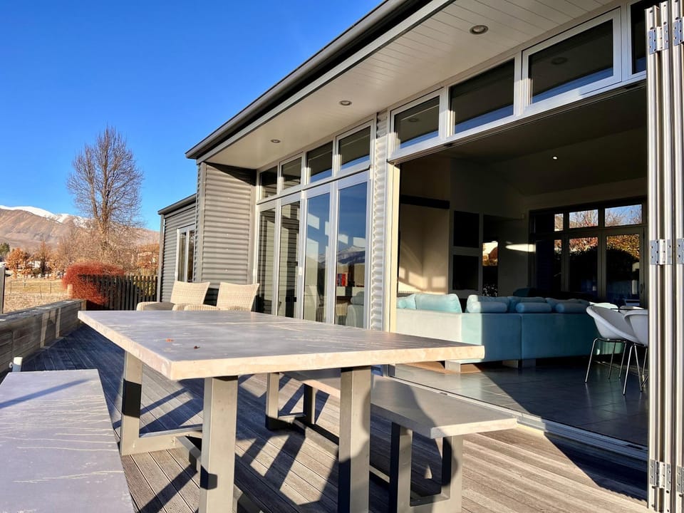 Patio, Living room, Seating area, Dining area