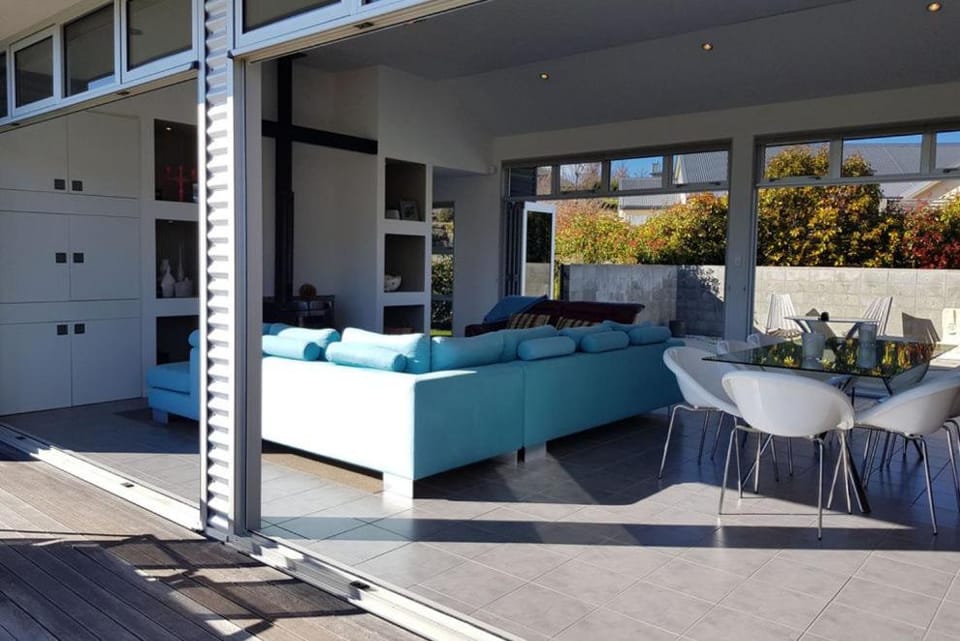 Patio, Day, Balcony/Terrace, Living room, Seating area, Dining area