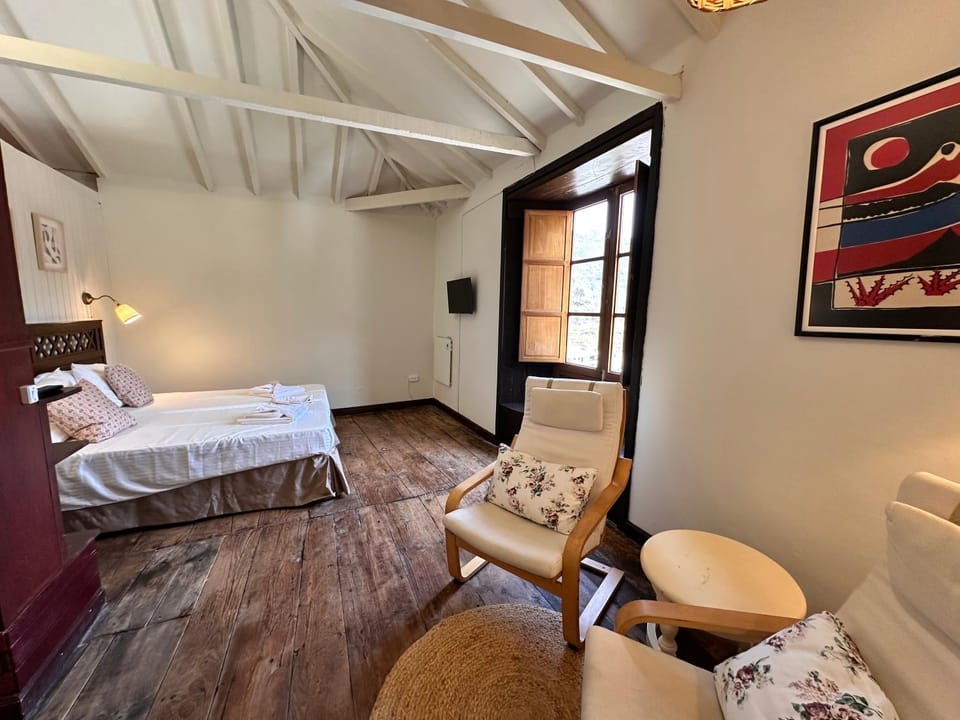 Seating area, Bedroom